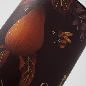 Closeup of bee pollinating flower detail on Cardhu 14 Year Old Special Release 2019's box